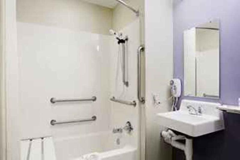 Microtel Inn & Suites Baton Rouge Rum bild